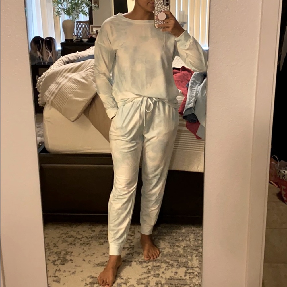 Light blue and white tye dye lounge set